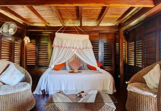 Lit Confortable de la Suite au Manga Soa Lodge Lit Confortable de la Suite au Manga Soa Lodge