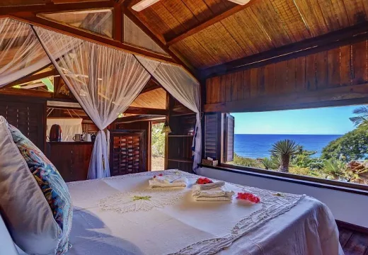 Vue sur la Mer depuis le Lit du Bungalow au Manga Soa Lodge Vue sur la mer depuis le lit du bungalow au Manga Soa Lodge, Nosy Be