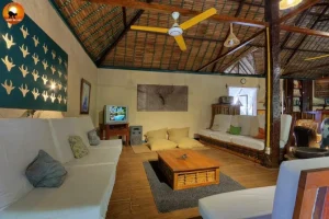 salon tv lodge ambonara salon tv bar et accueil du lodge ambonara