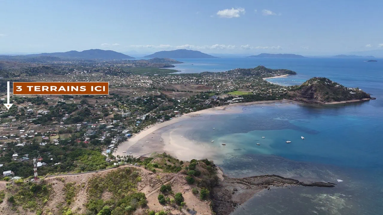 Terrain à vendre Nosy Be – Localisation des parcelles Vue aérienne avec indication de l’emplacement des parcelles à vendre à Nosy Be