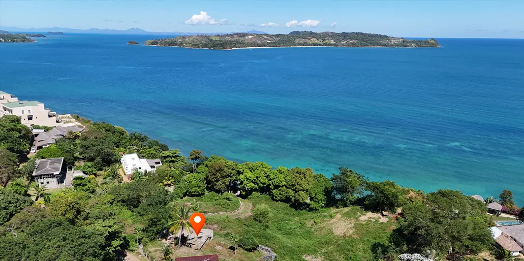 Vue mer exceptionnelle sur Nosy Sakatia depuis un terrain situé dans la presqu'île de Baobab à Nosy Be