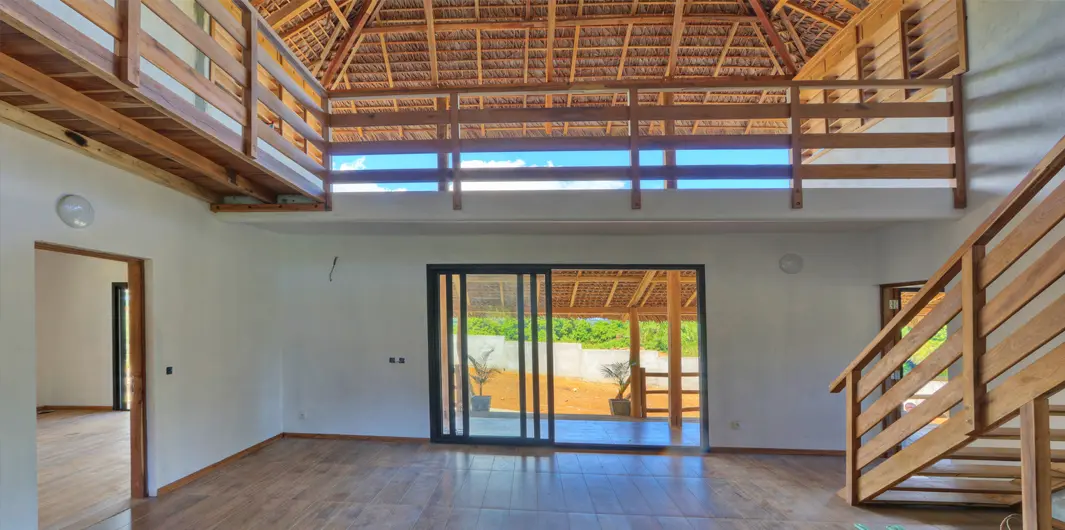 Grand séjour cathédrale dans une maison neuve à Nosy Be