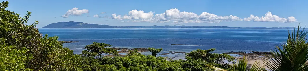 Vue panoramique depuis le terrain à vendre à Ampasindava sur Nosy Komba et Nosy Be