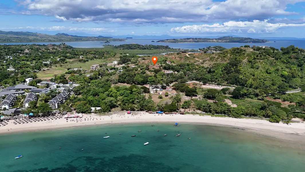Vue aérienne de la plage d’Andilana et des hauteurs de Cap Doré