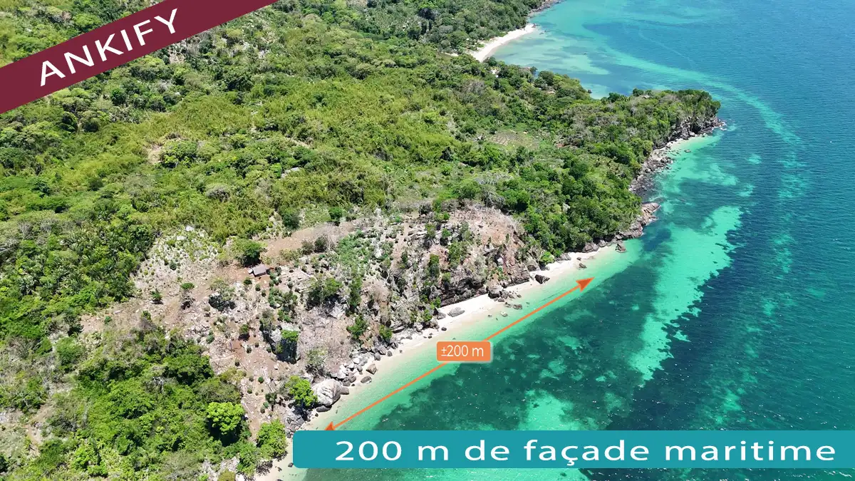 Terrain bord de mer à Ankify Madagascar avec environ 200 m de plage
