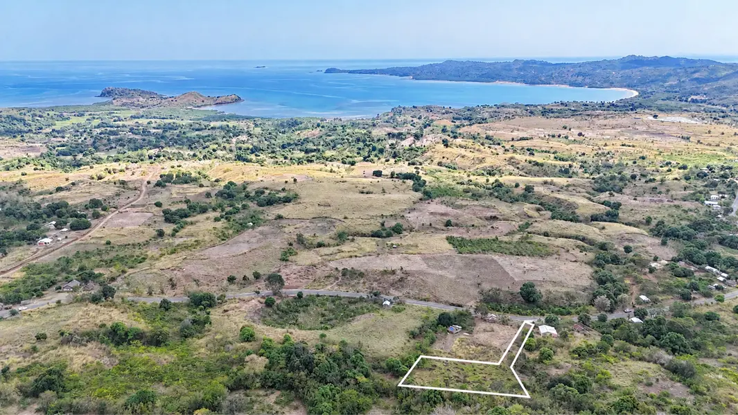Terrain pour construire à Nosy Be – Vérifications avant achat Terrain à construire à Nosy Be avec accès routier et vue mer